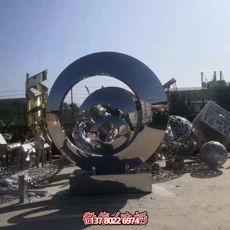 不銹鋼抽象幾何雕塑，鏡面圓環(huán)裝飾廣場(chǎng)、園林