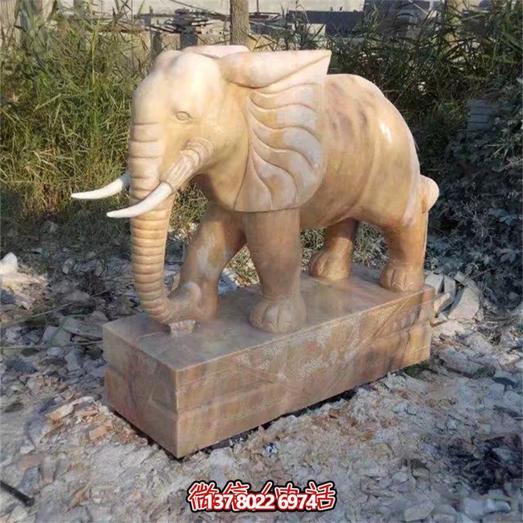 自然石材雕塑，吉祥大象守護家門