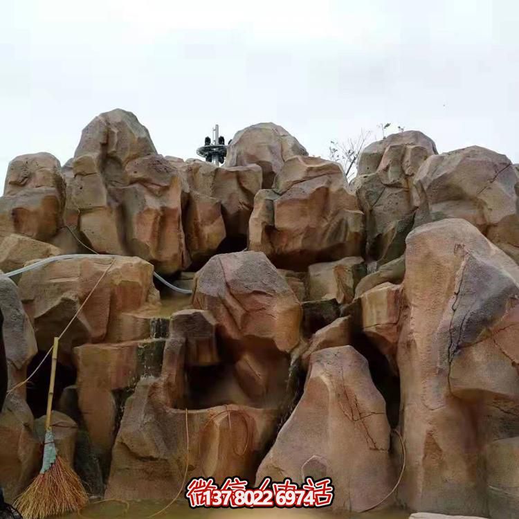 精致假山水泥裝飾游樂園，為小區(qū)提供無盡樂趣