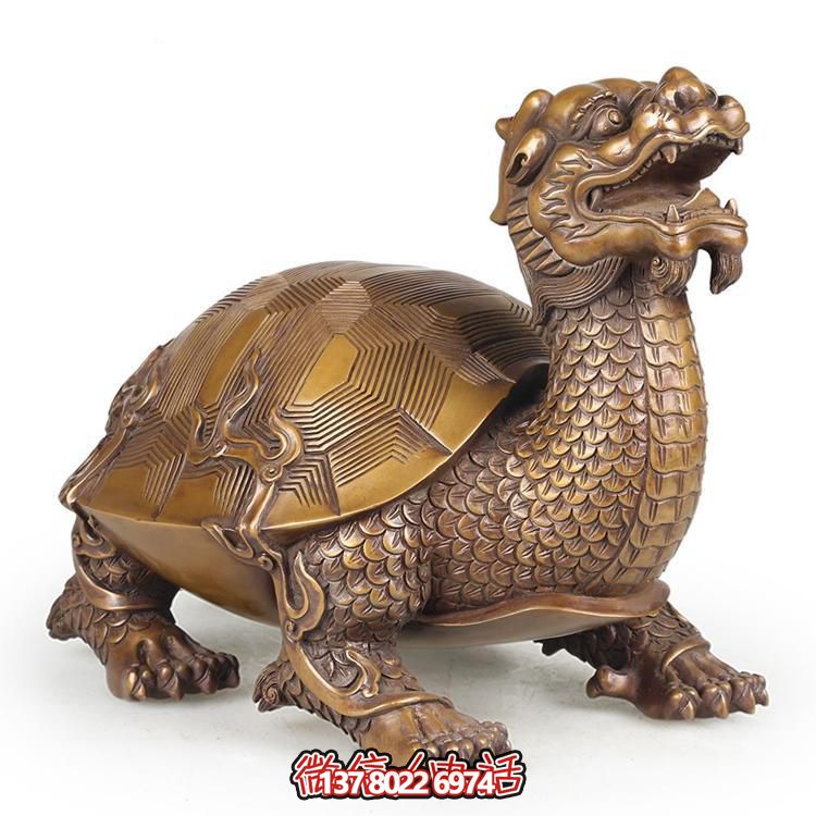巨型銅雕龍龜?shù)袼?，拙樸寺廟裝點