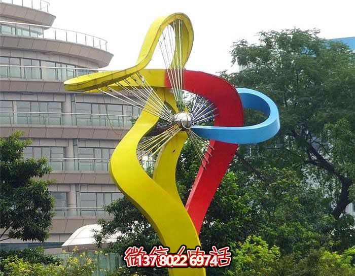 美輪美奐的不銹鋼彩虹舞景觀雕塑，點(diǎn)綴小區(qū)環(huán)境