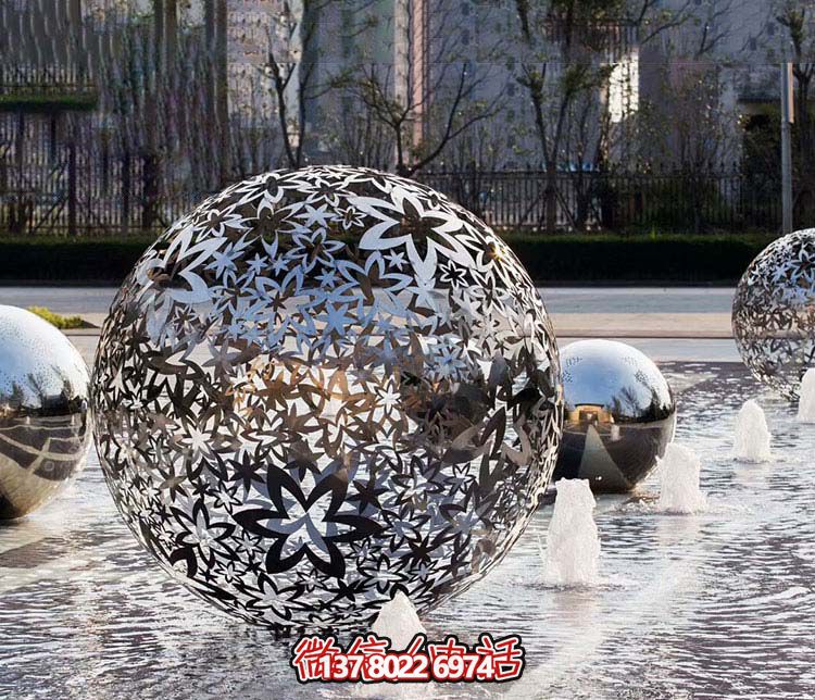 不銹鋼噴泉球雕塑，創(chuàng)意點亮廣場